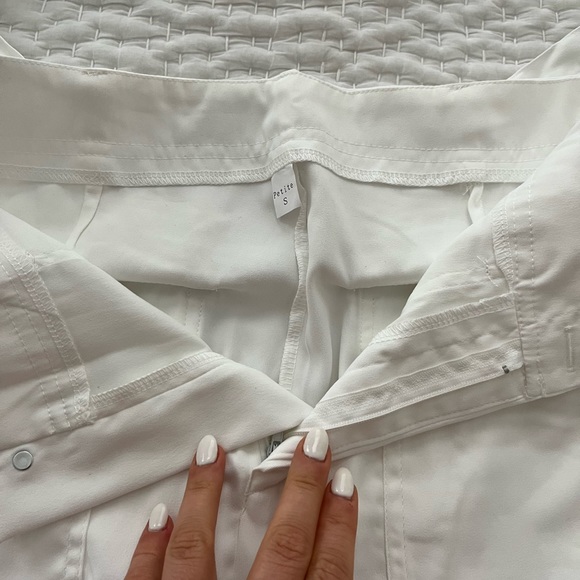 Adjustable waist white cargo pants size small petite (size 4) - Picture 3 of 3